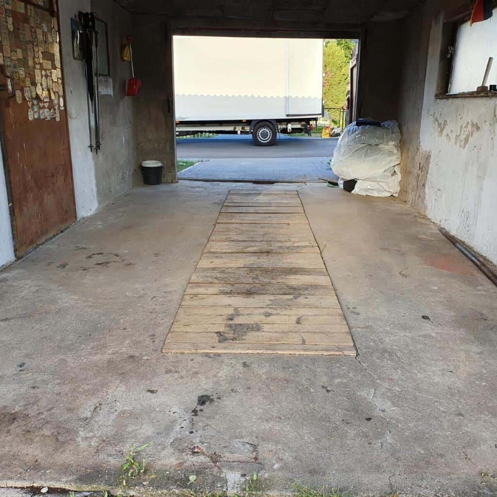 Aufgeräumte Garage nach einer Garagenentrümpelung in Berlin-Brandenburg
